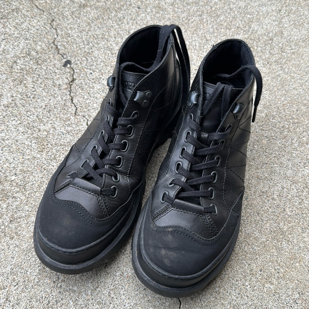 Camper black boots, bought from London wear only once, water resistant